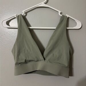 Tala sports bra v neck medium